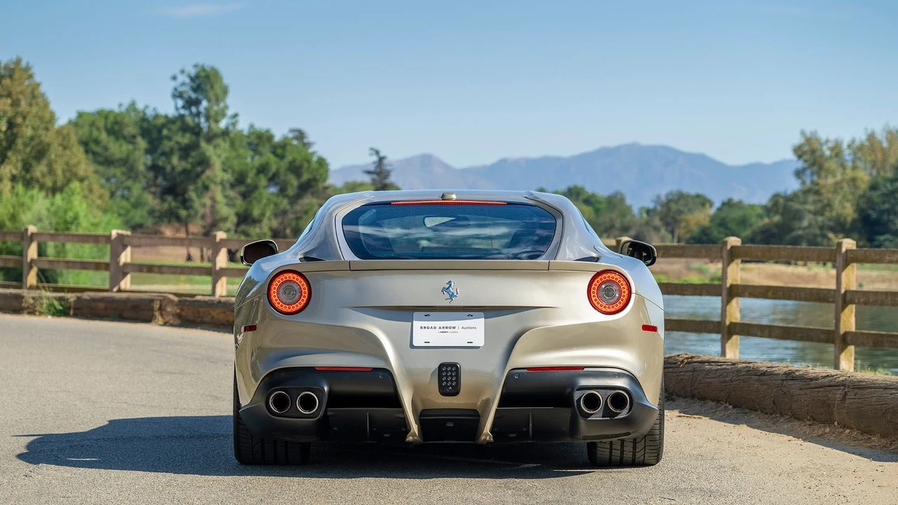 2017 Ferrari F12berlinetta - Image 3 of 31