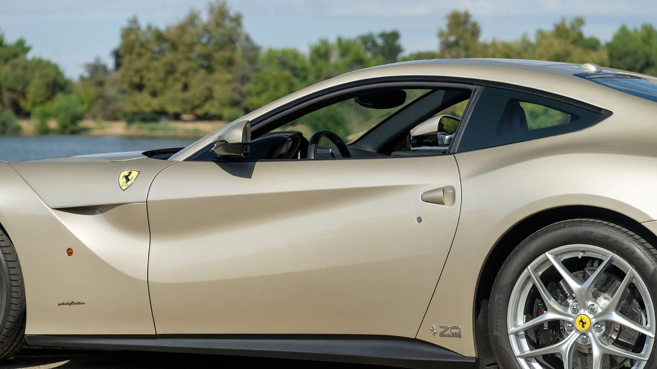 2017 Ferrari F12berlinetta - Image 28 of 31