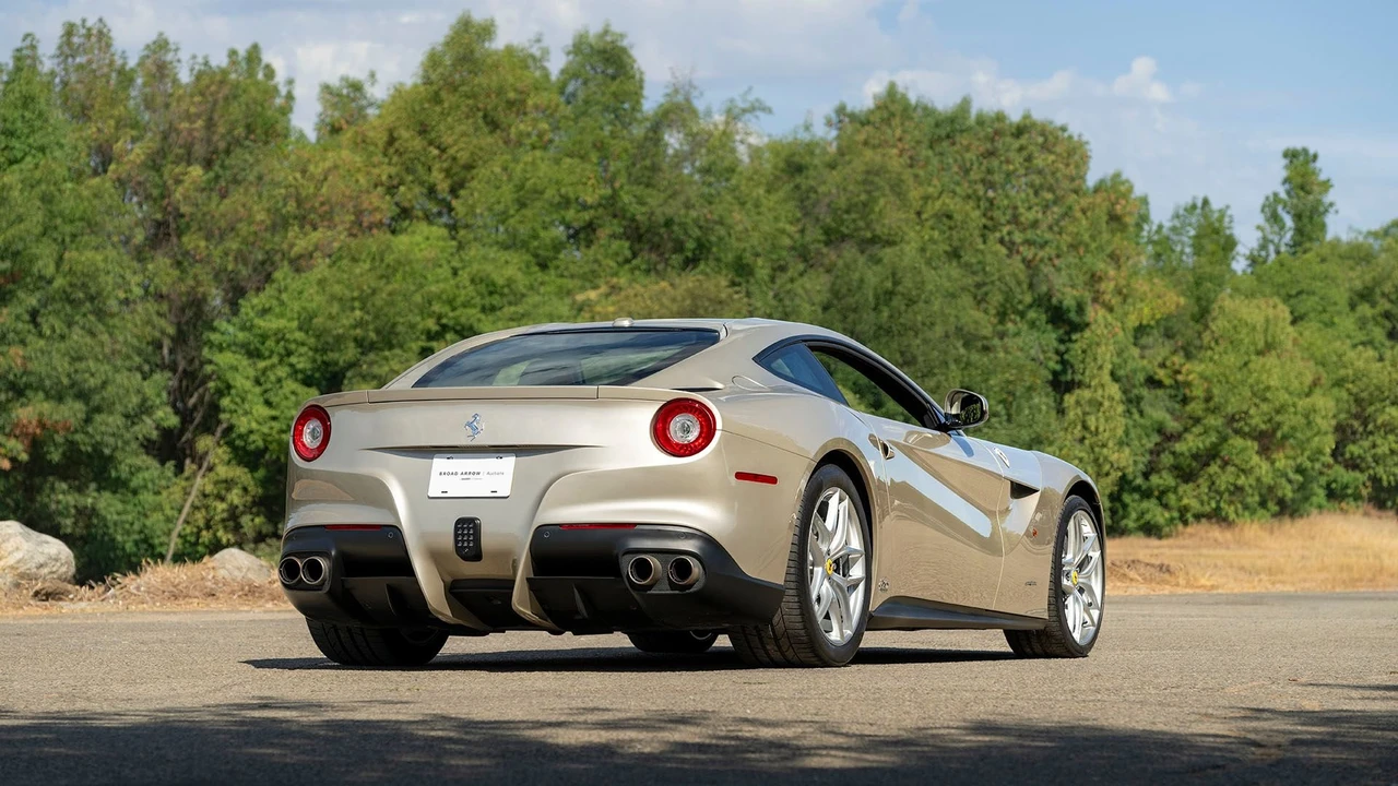 2017 Ferrari F12berlinetta - Image 14 of 31