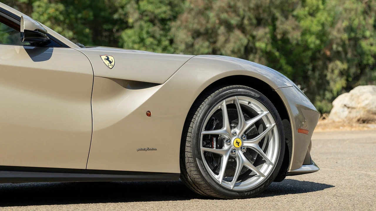 2017 Ferrari F12berlinetta - Image 21 of 31