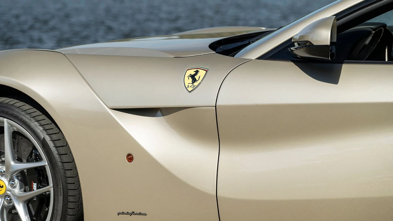 2017 Ferrari F12berlinetta - Image 24 of 31