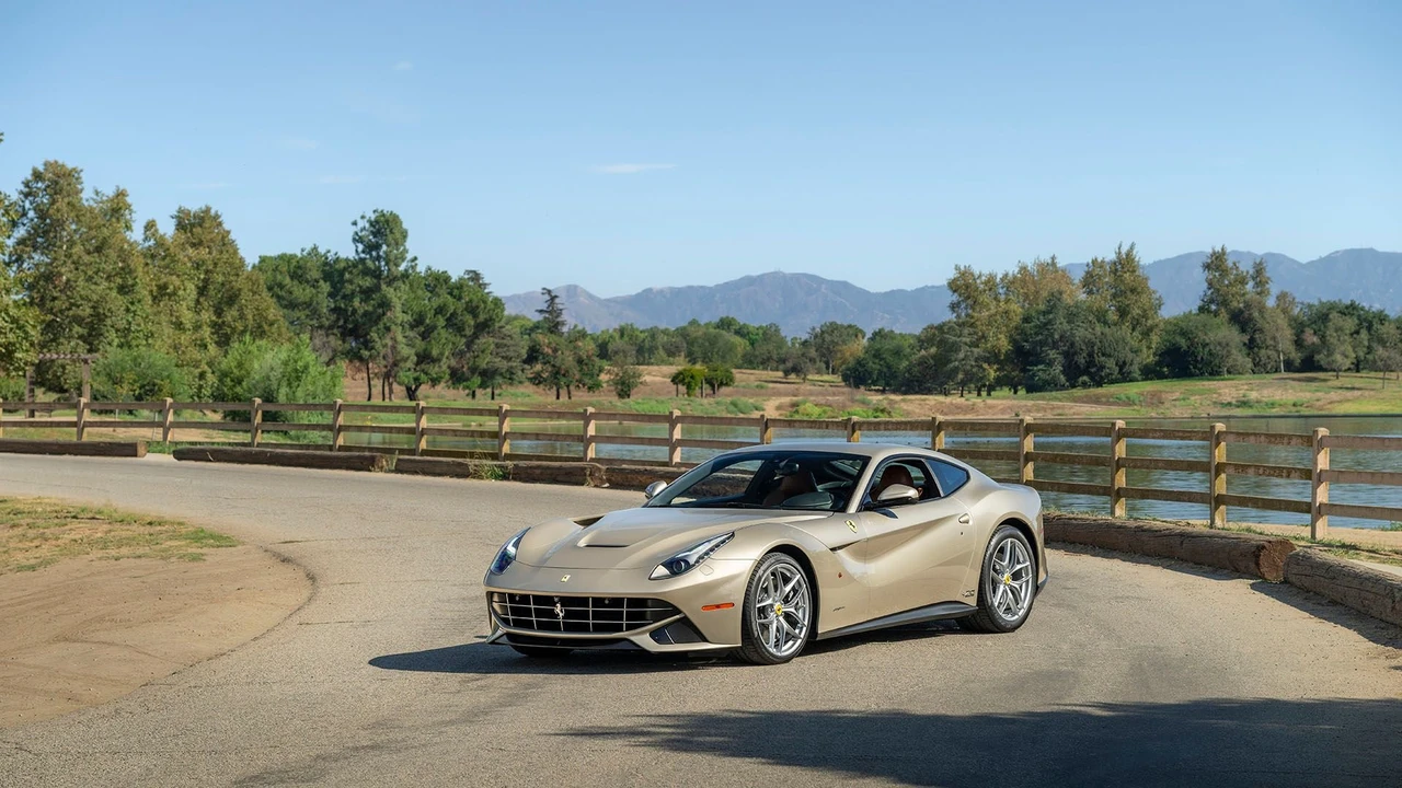 2017 Ferrari F12berlinetta - Image 9 of 31