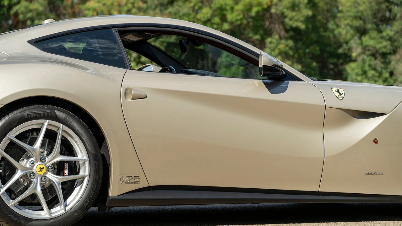 2017 Ferrari F12berlinetta - Image 27 of 31