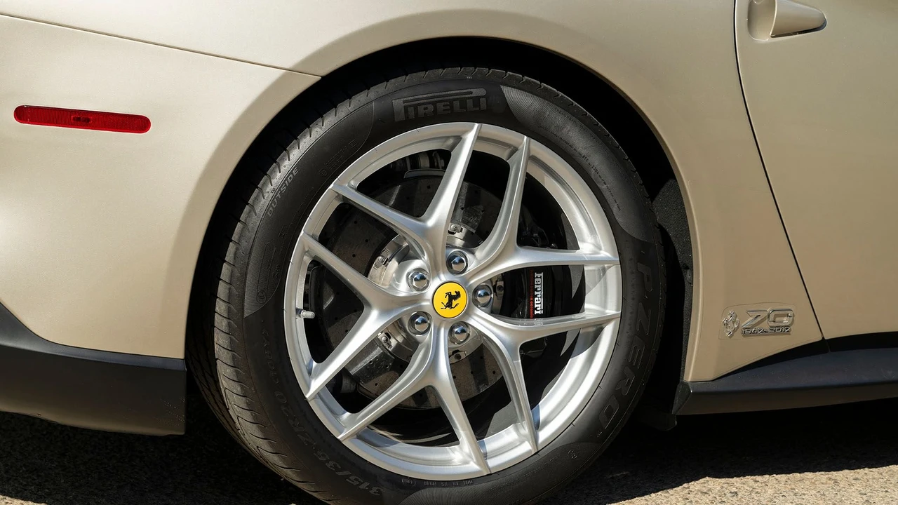 2017 Ferrari F12berlinetta - Image 30 of 31