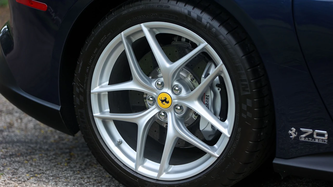 2017 Ferrari F12berlinetta - Image 25 of 31