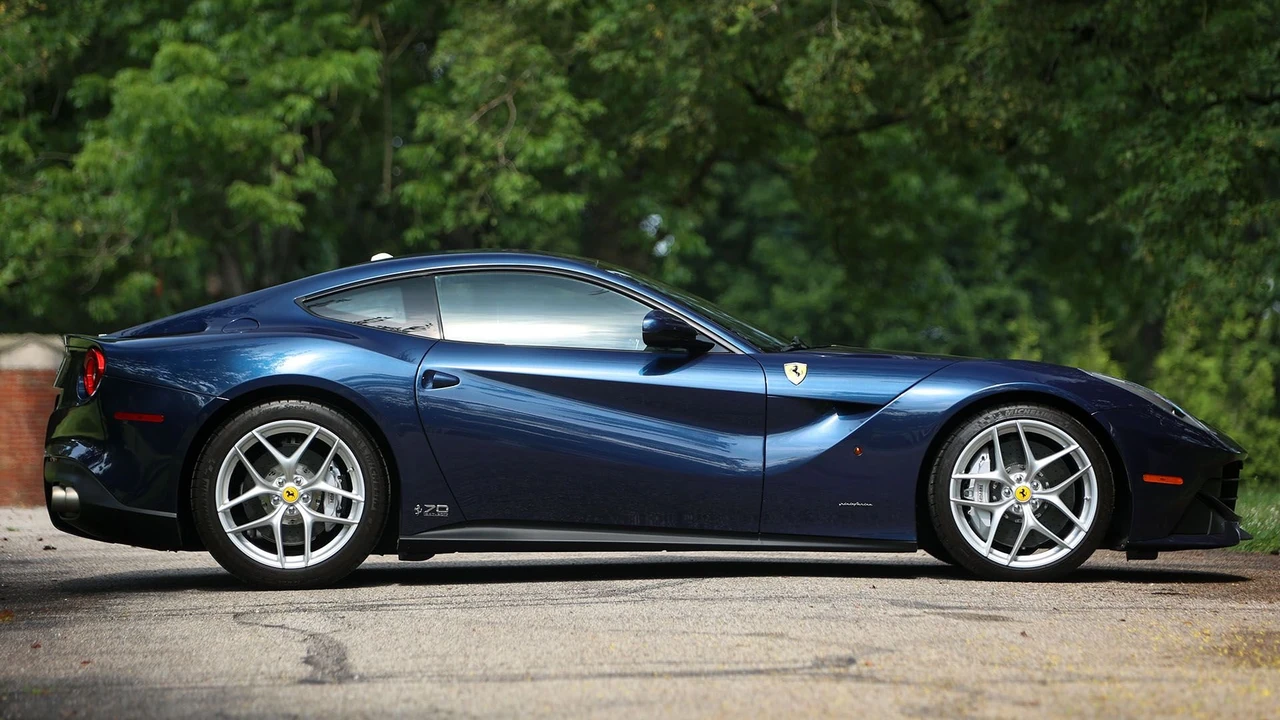 2017 Ferrari F12berlinetta - Image 2 of 31