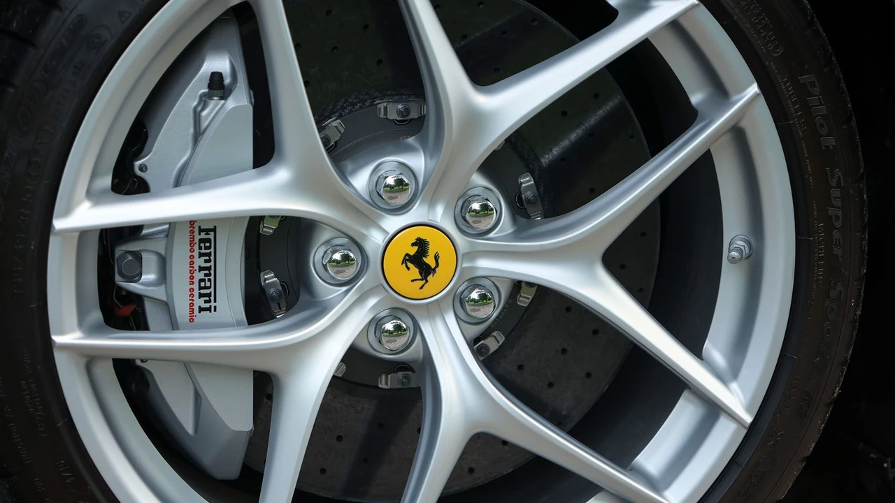 2017 Ferrari F12berlinetta - Image 29 of 31