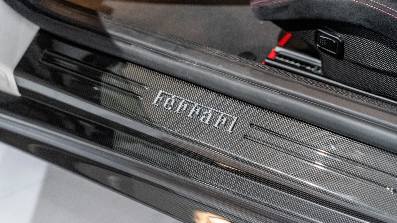 2017 Ferrari F12berlinetta - Image 27 of 31