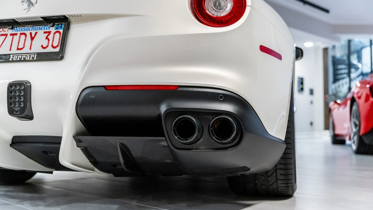 2017 Ferrari F12berlinetta - Image 18 of 31