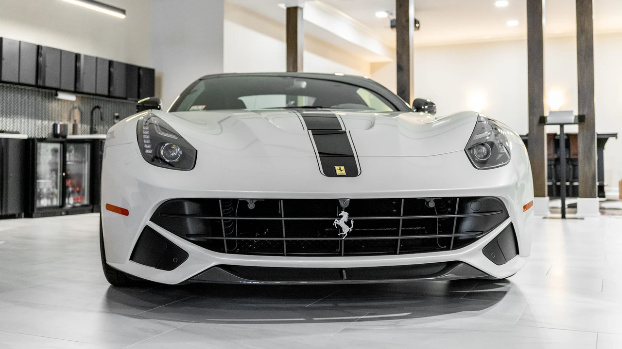 2017 Ferrari F12berlinetta - Image 2 of 31