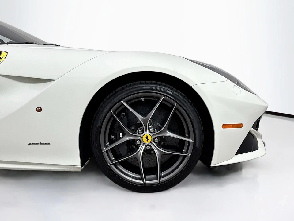 2017 Ferrari F12berlinetta - Image 26 of 29