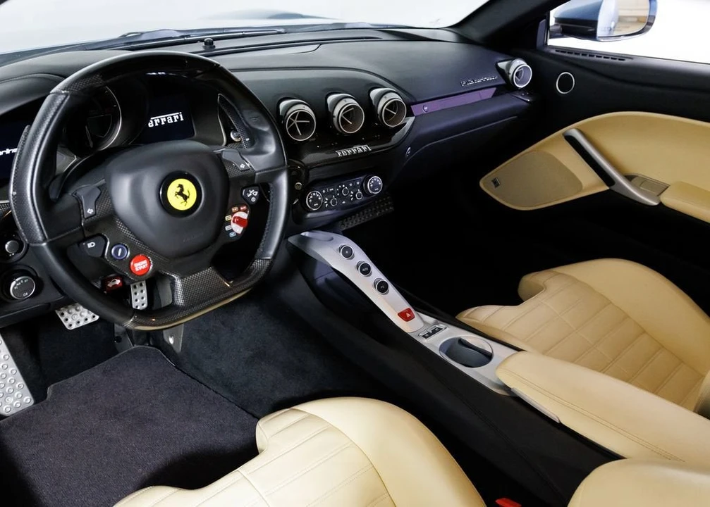 2017 Ferrari F12berlinetta - Image 24 of 31