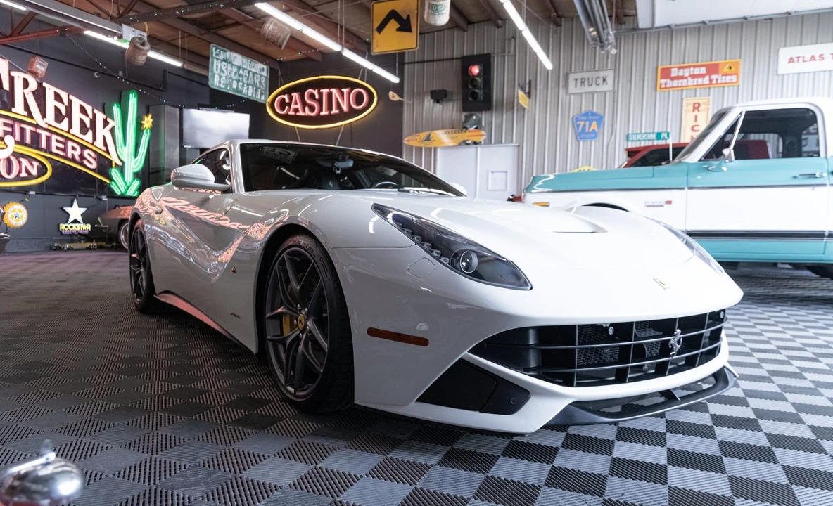 2017 Ferrari F12berlinetta - Image 3 of 31
