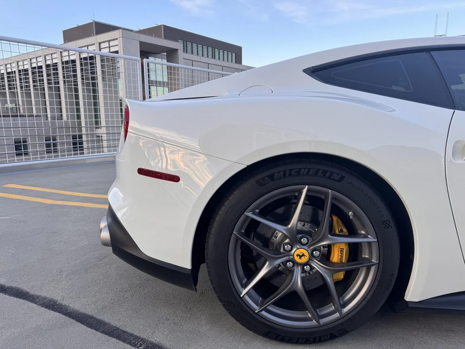 2017 Ferrari F12berlinetta - Image 17 of 31
