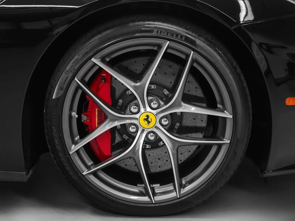 2017 Ferrari F12berlinetta - Image 12 of 31