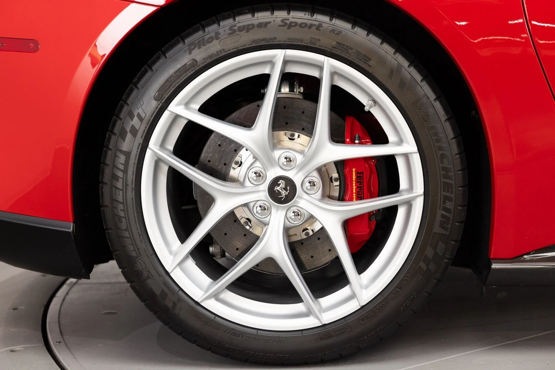 2017 Ferrari F12berlinetta - Image 16 of 31
