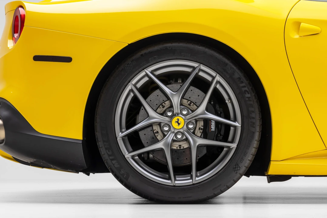 2017 Ferrari F12berlinetta - Image 18 of 31