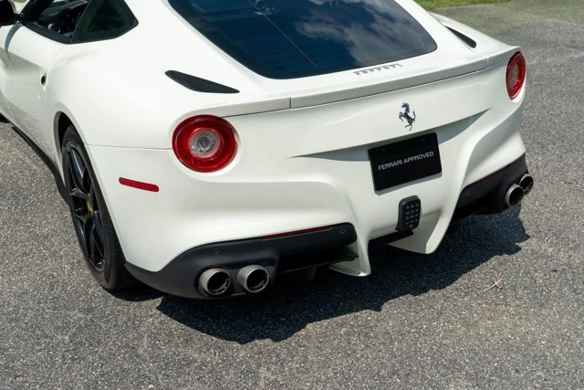 2017 Ferrari F12berlinetta - Image 16 of 31