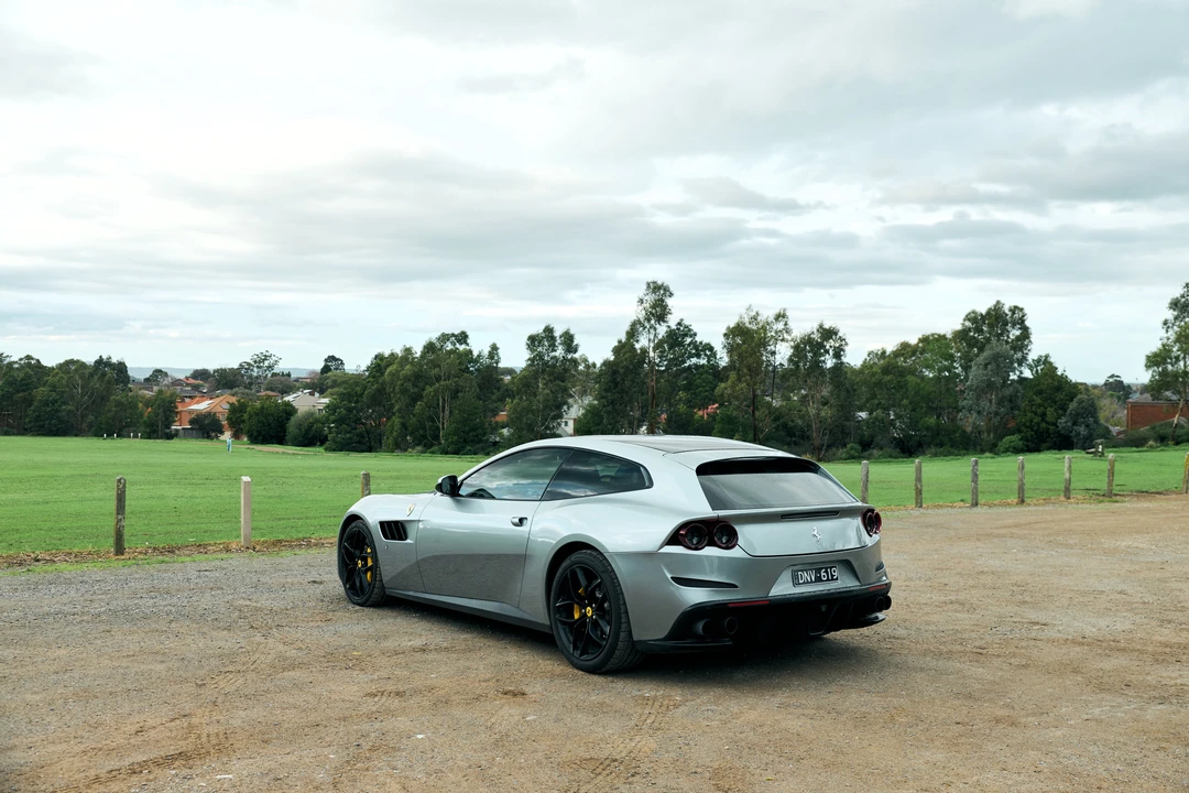 2017 Ferrari GTC4Lusso T - Image 5 of 31