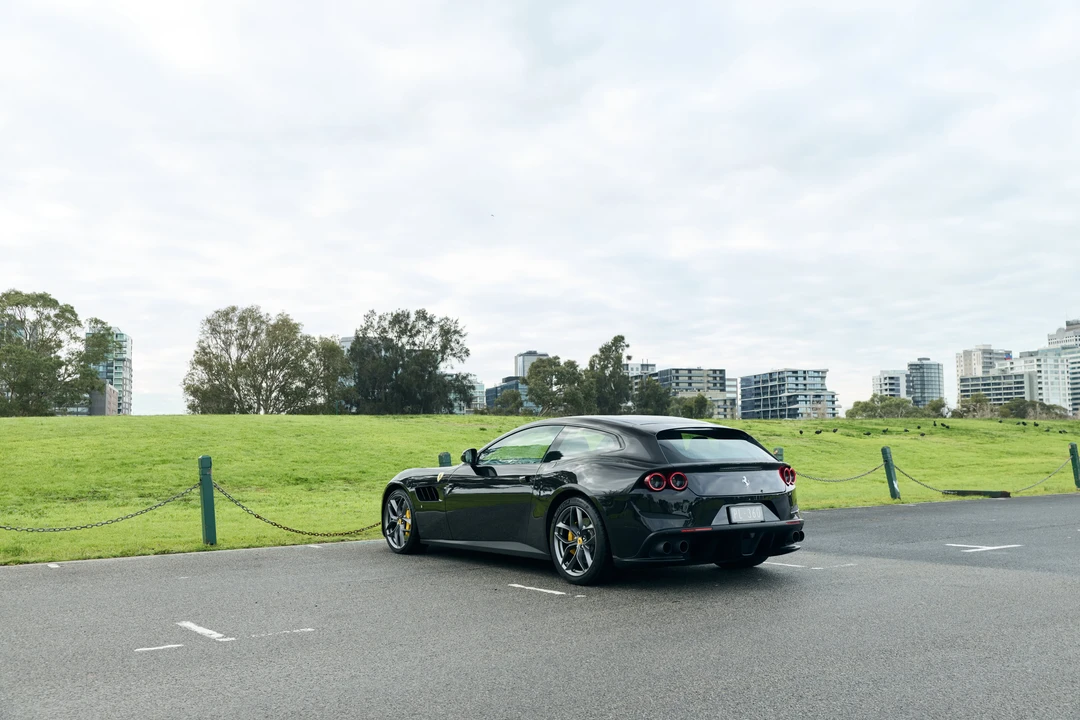 2017 Ferrari GTC4Lusso T - Image 7 of 31