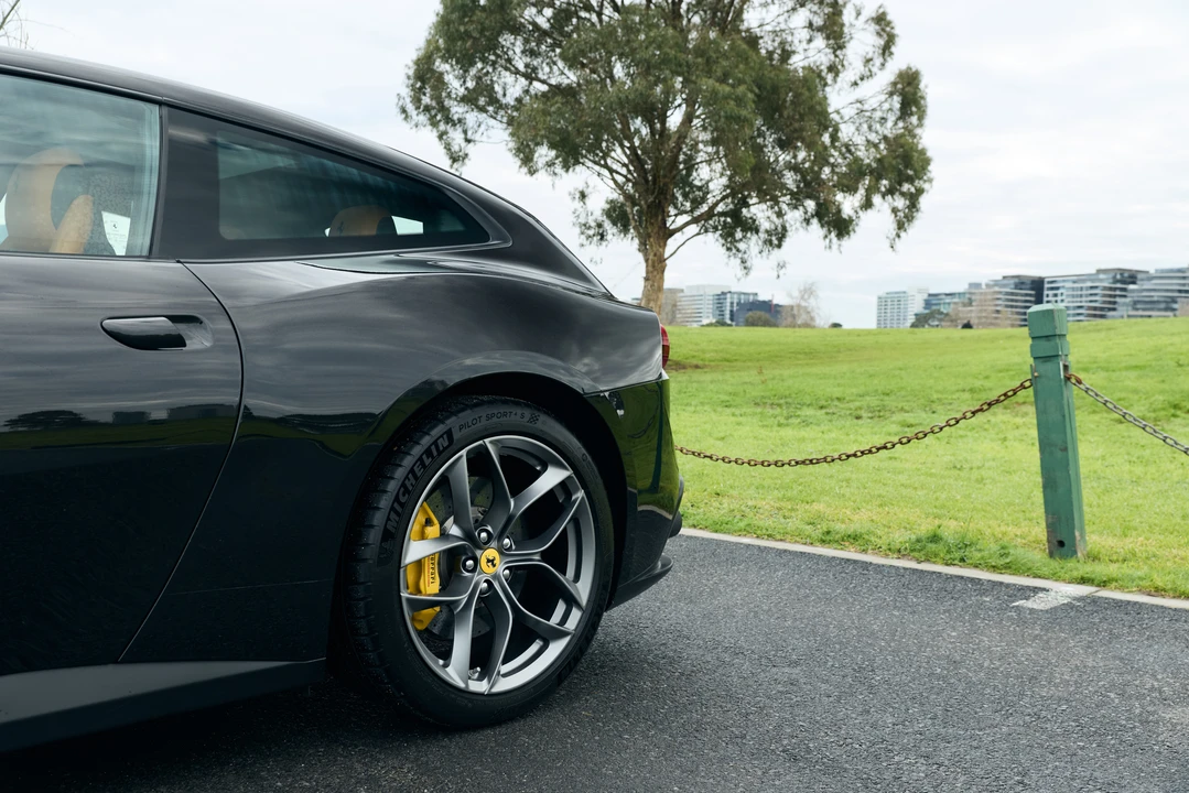 2017 Ferrari GTC4Lusso T - Image 30 of 31