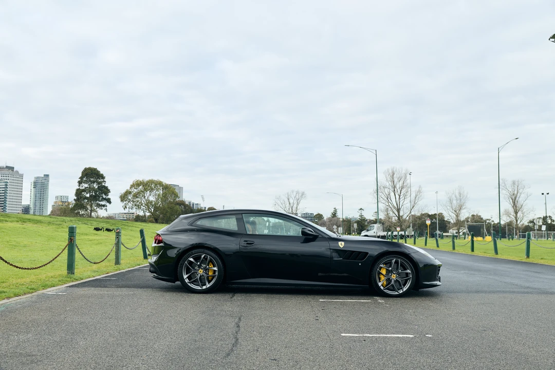 2017 Ferrari GTC4Lusso T - Image 4 of 31