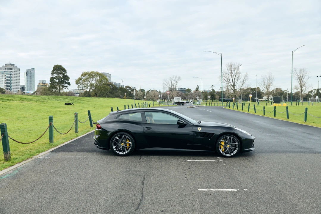 2017 Ferrari GTC4Lusso T - Image 12 of 31