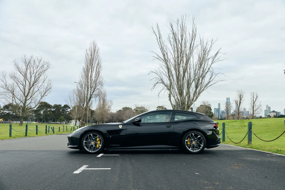 2017 Ferrari GTC4Lusso T - Image 8 of 31