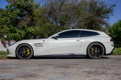 2017 Ferrari GTC4Lusso - Image 8 of 21