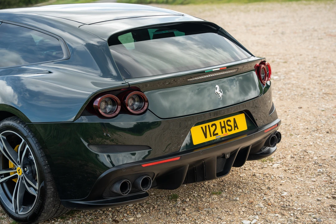 2017 Ferrari GTC4Lusso - Image 27 of 31