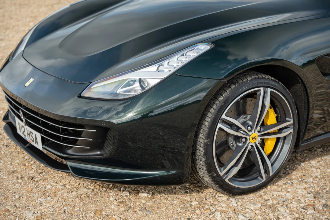 2017 Ferrari GTC4Lusso - Image 26 of 31