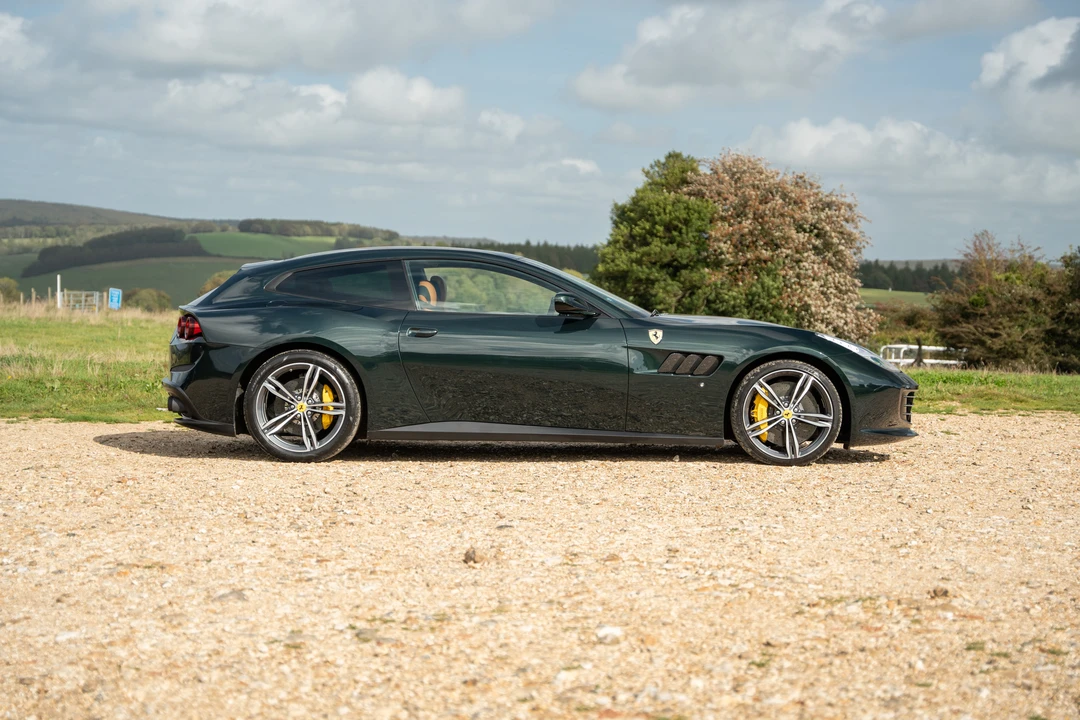 2017 Ferrari GTC4Lusso - Image 13 of 31