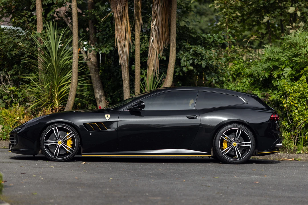 2017 Ferrari GTC4Lusso - Image 4 of 31