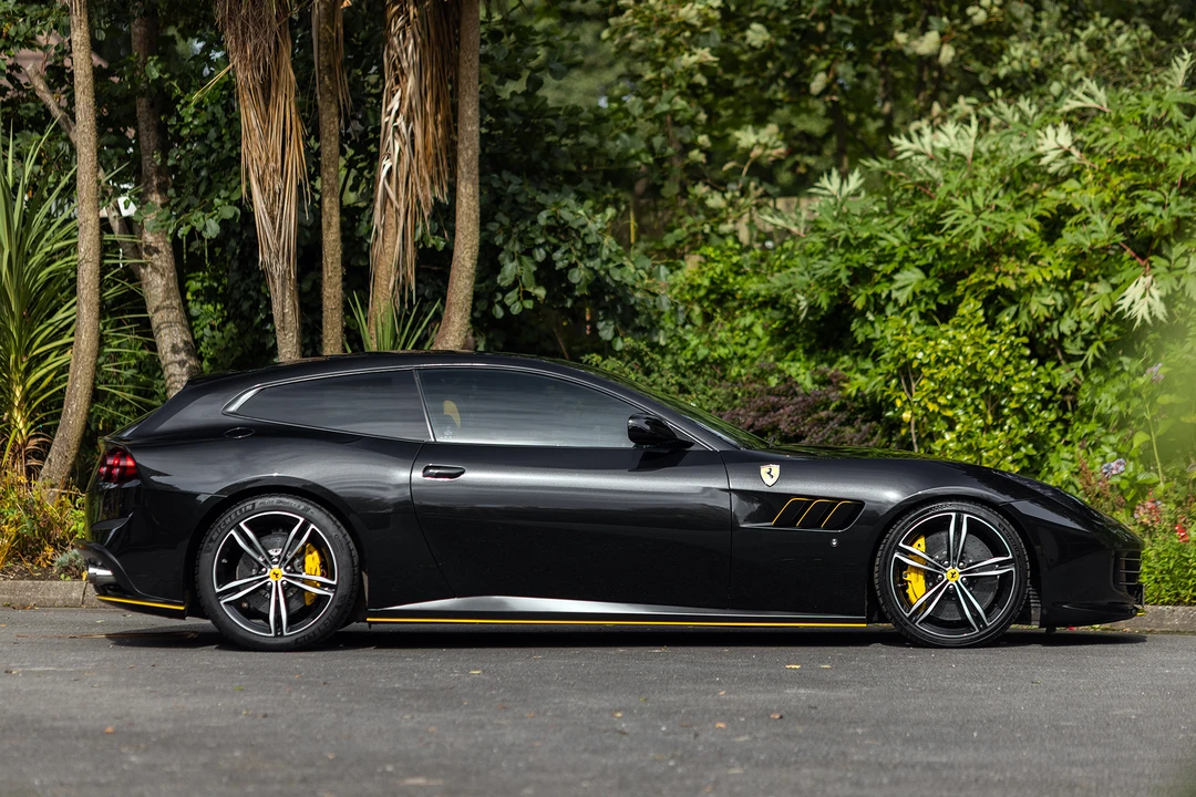 2017 Ferrari GTC4Lusso - Image 8 of 31