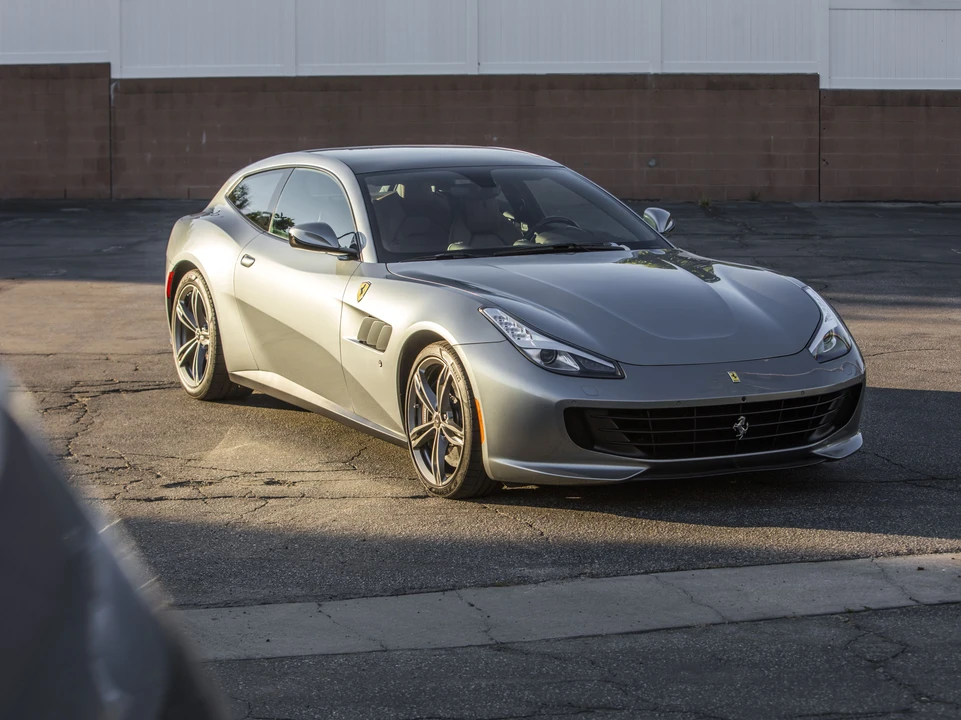 2017 Ferrari GTC4Lusso - Image 21 of 23