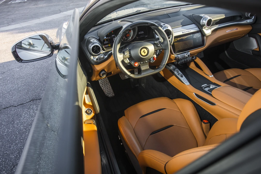 2017 Ferrari GTC4Lusso - Image 7 of 23