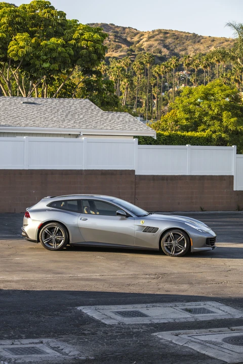 2017 Ferrari GTC4Lusso - Image 19 of 23