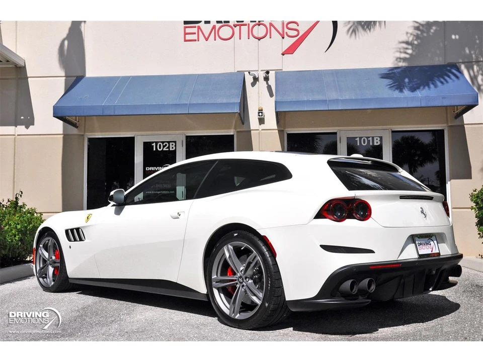 2017 Ferrari GTC4Lusso - Image 27 of 31