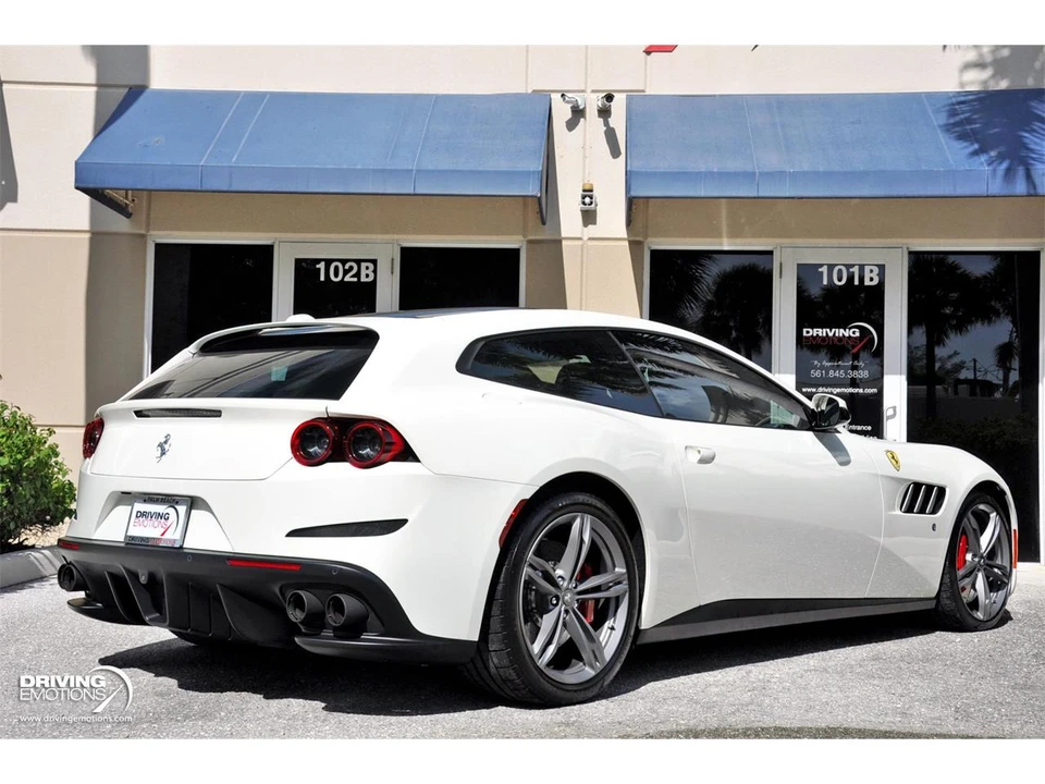 2017 Ferrari GTC4Lusso - Image 18 of 31