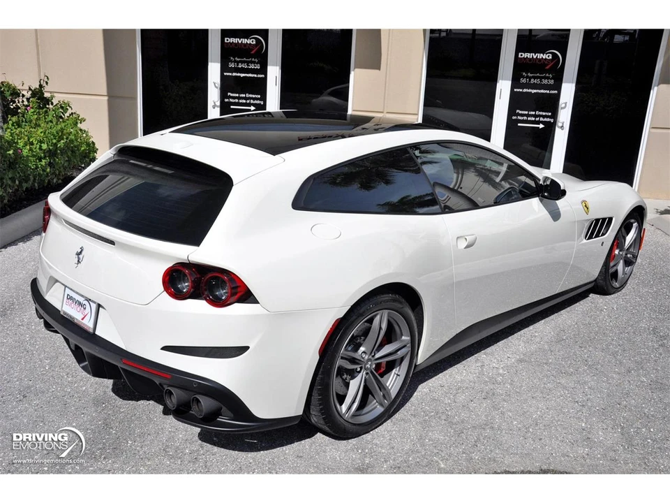 2017 Ferrari GTC4Lusso - Image 19 of 31