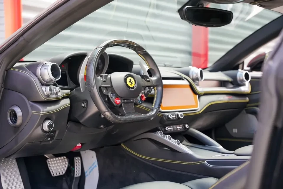 2017 Ferrari GTC4Lusso - Image 7 of 15