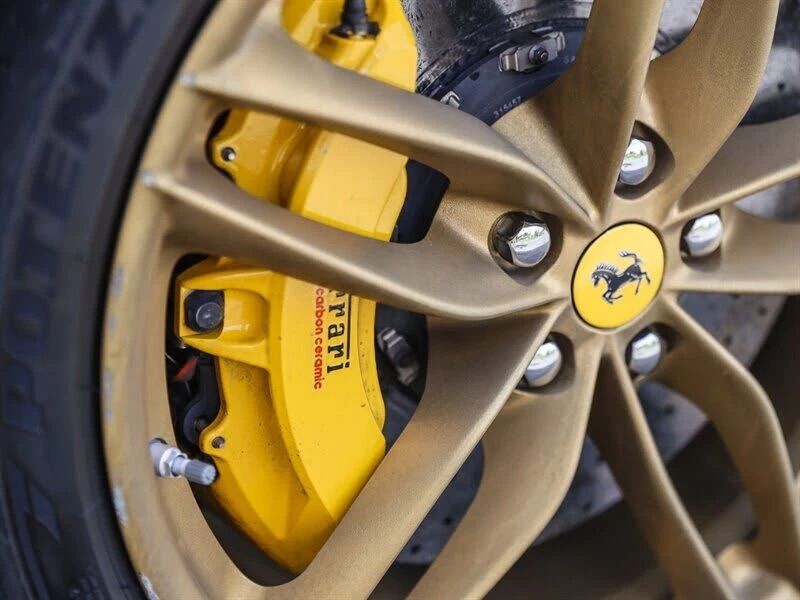 2017 Ferrari GTC4Lusso - Image 11 of 31