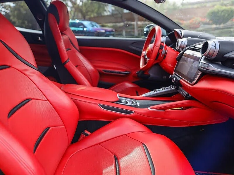 2017 Ferrari GTC4Lusso - Image 16 of 31