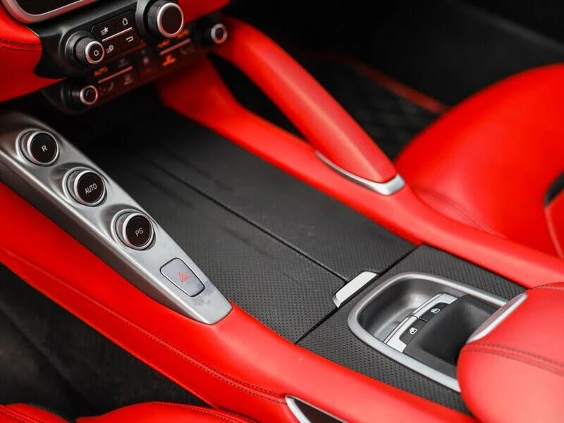 2017 Ferrari GTC4Lusso - Image 26 of 31