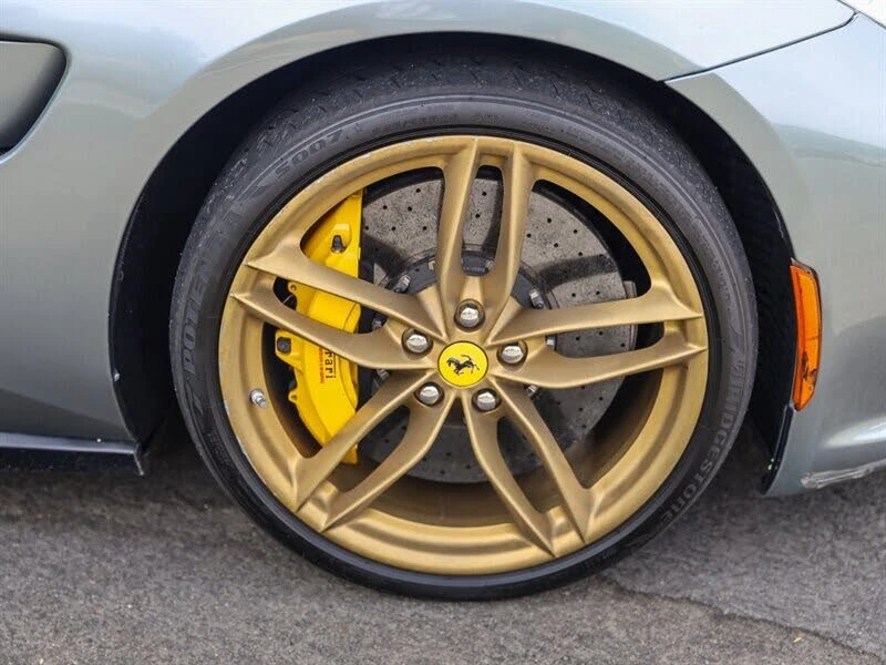 2017 Ferrari GTC4Lusso - Image 9 of 31