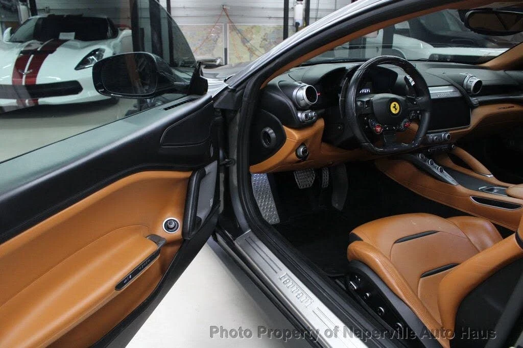 2017 Ferrari GTC4Lusso - Image 13 of 31