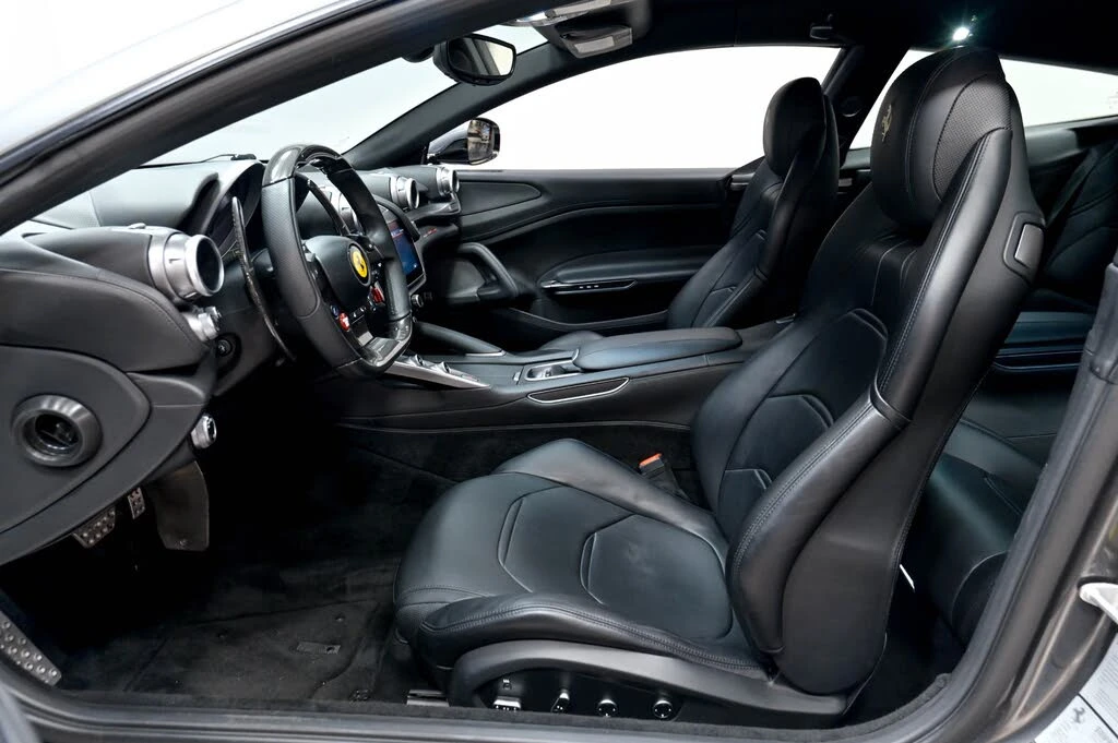 2017 Ferrari GTC4Lusso - Image 7 of 31
