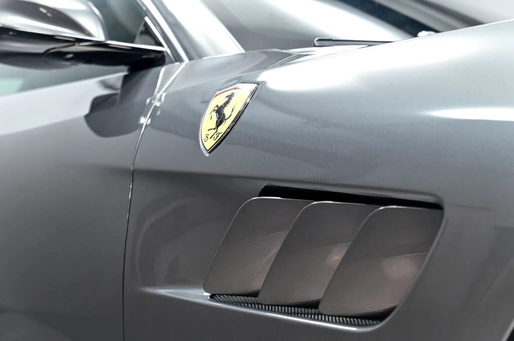 2017 Ferrari GTC4Lusso - Image 27 of 31