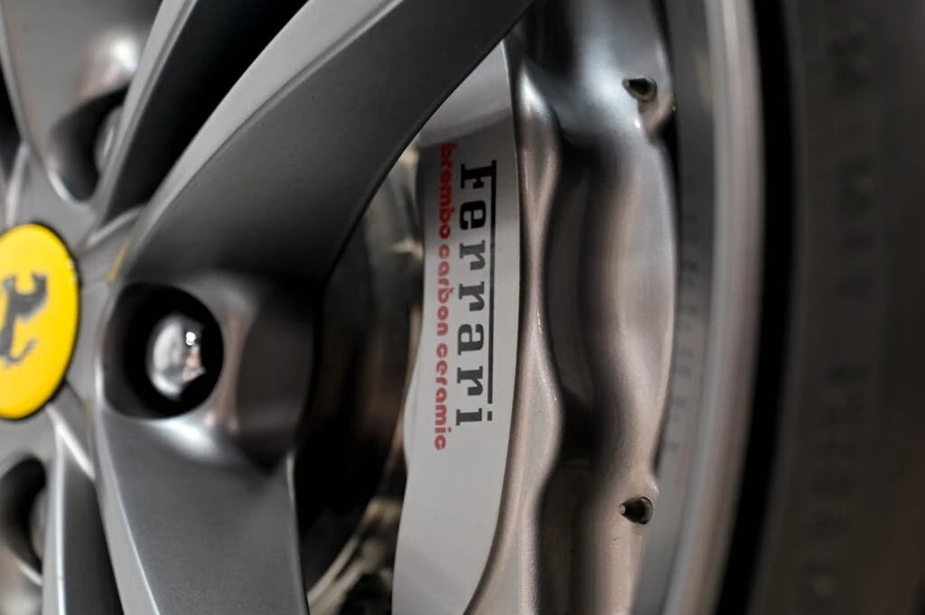 2017 Ferrari GTC4Lusso - Image 24 of 31