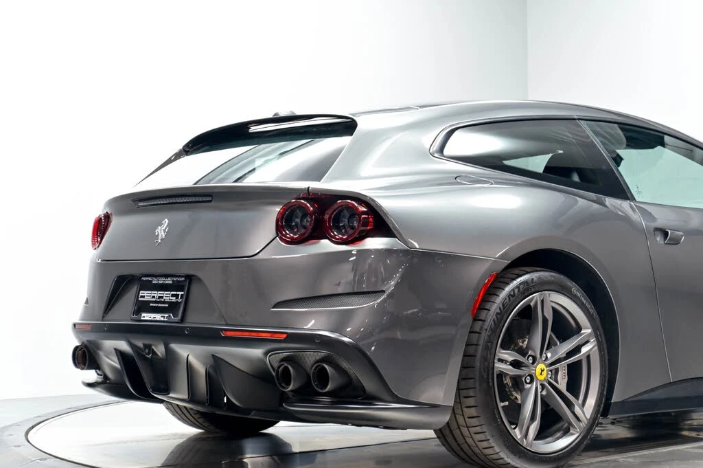 2017 Ferrari GTC4Lusso - Image 19 of 31
